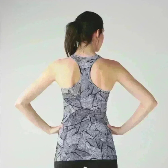 Lululemon Womens  Athletic Black/White Multi Pattern Tank Top Size small - Picture 3 of 7